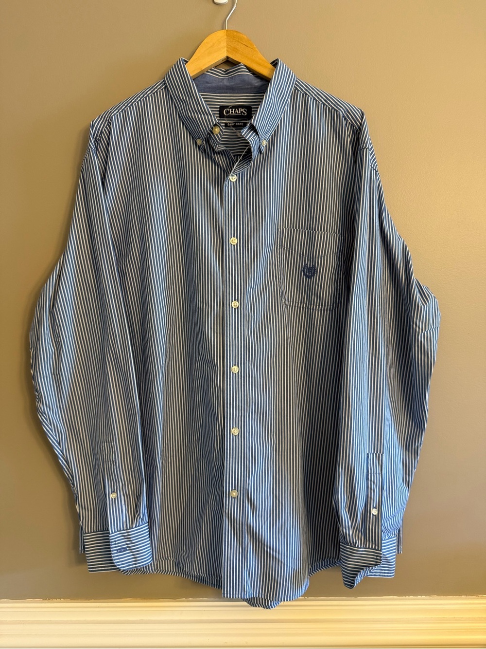 NWT Chaps Men’s Blue and White Vertical Stripe Button-Down Collared Shirt XXL